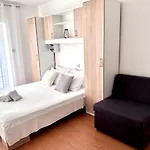 Ester شقة