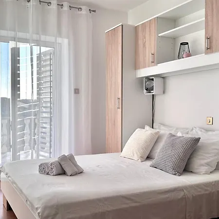 Ester Apartman