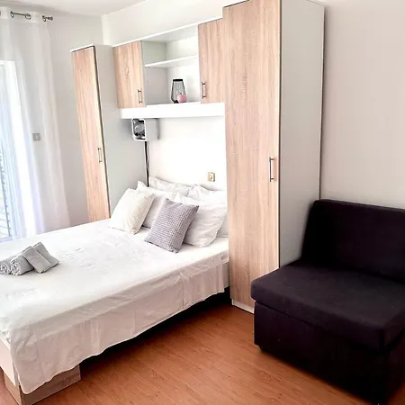 Ester Apartman