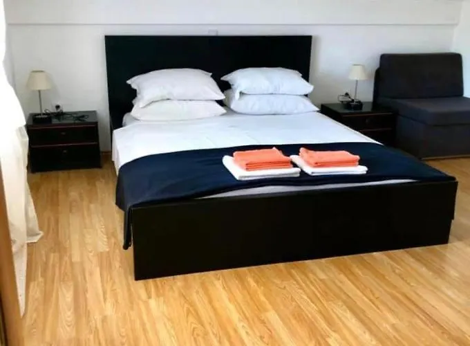 Ester شقة لوبار